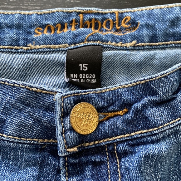 South Pole Denim Jeans. Size 15. Gold accents on back pockets. - Picture 7 of 8